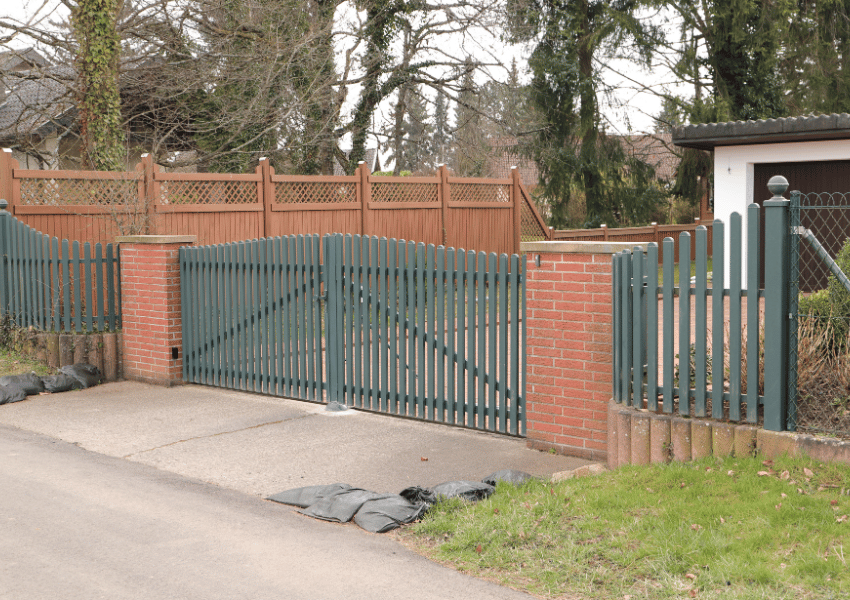 Driveway gate installation Tacoma